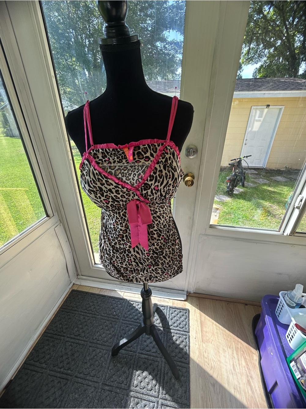 Jenni by Jennifer Moore Leopard Chemise with Hot Pink Trim